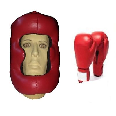 casco protector y guantes para boxeo